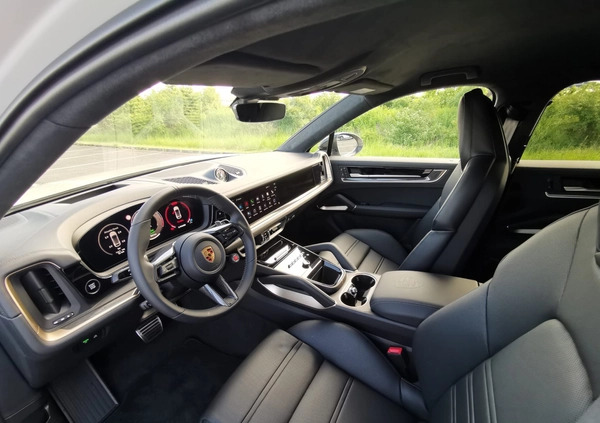Porsche Cayenne cena 949999 przebieg: 58, rok produkcji 2024 z Łask małe 562